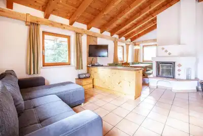 Image de Chalet spacieux à Hochkrimml avec balcon