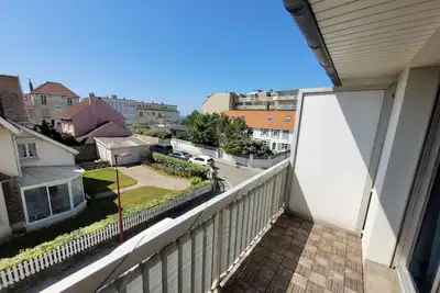 Image de Appartement soigné à deux pas de la mer, balcon ensoleillé, confort et tranquillité à Wimereux