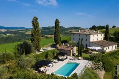 Image de Villa La Vigna - Stunning farmhouse with heated private pool