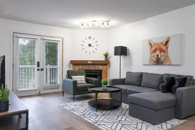 Image de The Fox Den - Modern Condo Collingwood - Sleeps 5