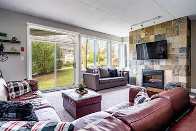 Image de Easy Rider Chalet - Walk to Blue Mountain Village