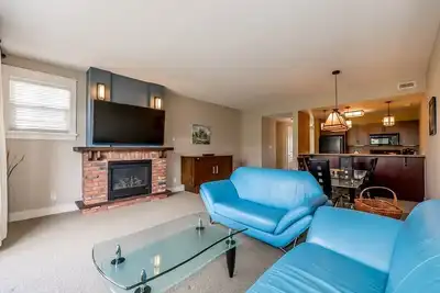 Image de Raccoon Ridge - Outdoor Pool / Walk to the Village
