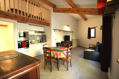 Image de Tras Castel, studio 4 places, climatisation, piscine, barbecue, parking gratuit