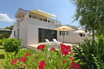 Image de Villas Punta Skala Apartments avec piscine