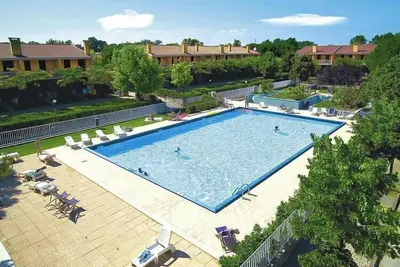 Image de Charmantes Maisons Piscine Comm