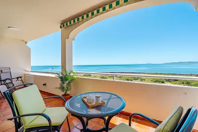 39. Front row panoramic sea view Estepona