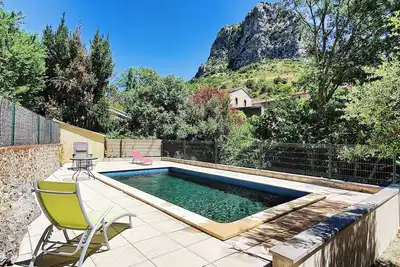 Image de La Séranne, 7 couchages. \nClimatisation, barbecue, piscine, parking gratuit.