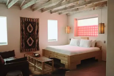 Image de Large West Texas Suite at Iconic Property
