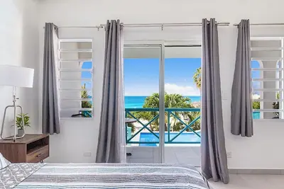 Image de Appartement récemment rénové avec piscine et vue sur l'océan #2