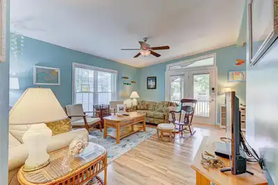 Image de Slw504a: Gone Coastal-Adorable 2 bed, 2 bath Unit Few Blocks from the Beach