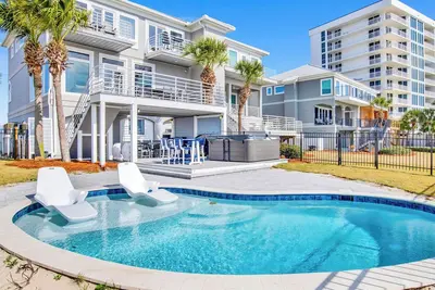 Image de Paradise Palms | Incredible Views & Upgraded Interior + Saltwater Pool