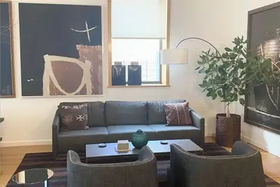 Image de Beautiful penthouse in downtown Nyc, minutes from all the city has to offer.