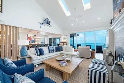 Image de Beachfront Dream - Stunning View Directly on Beach