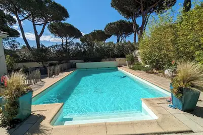 Image de Grande piscine au coeur des pins - à 2 pas du Golf