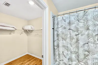 Image de Charming, Spacious & Family Friendly Home in Gnv!