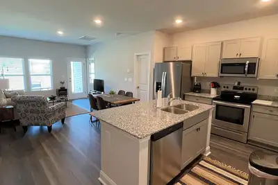 Image de New Townhome in North Myrtle near the Sports Complex & minutes from the beach.