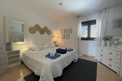 Image de The Little Palm, a stylish deluxe apartment.