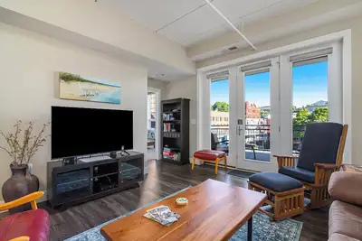 Image de Modern Waterfront Condo at Edgewater