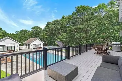 Image de Large, secluded Watermill/Southampton estate with pool