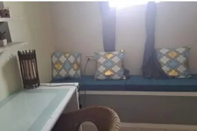 Image de Upper level apt in a  warrens/centrally located area. \nEasy access!