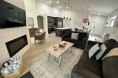 Image de 3067bal South Facing Pool & Spa. Fully remodeled.