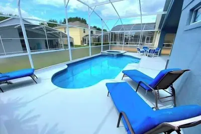 Image de South Facing Villa - Modern Finishes