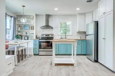 Image de Modern Seguin Home: Steps to Trails & Park West!