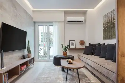 Image de Astounding Athens Apartment | 3 Bedrooms | Apartment  Akugetsu | Small Furnished Balcony Overlooking the City | Luxurious Haven in the Heart of Athens |  Acropolis
