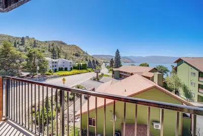 Image de Chelan Home: Views, Pool, Hot Tub, & Beach Access