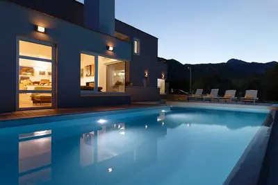 Image de Charmante villa de 4 chambres pour 8 personnes, avec vue imprenable et piscine