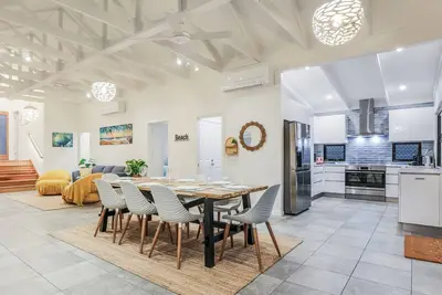 Image de Beachlover - Brand new, beautiful beach inspired, air-conditioned, four bedroom home in Agnes Water
