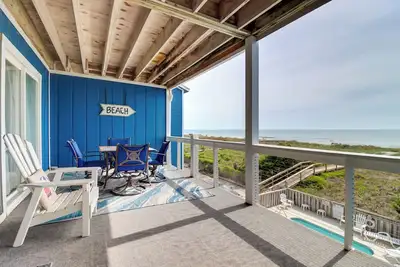 Image de Oceanfront Carolina Beach Condo, Steps to Shore!