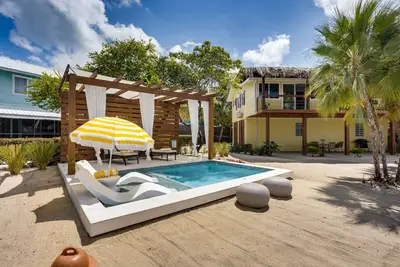 Image de Comfortable designer house in Maya Beach w\/ Pool
