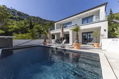 New Luxury Villa Lucija