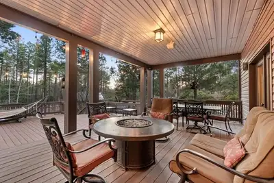 Image de Ponderosa Pines Mountain Retreat