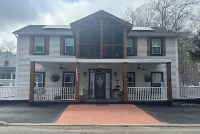Image de Family- Friendly Lake House