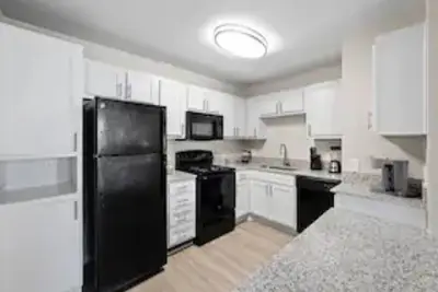 Image de Alluring 2 Bed 2 Bath Apt in Austin near Downtown!