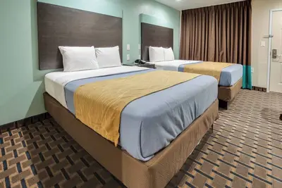 Image de 2 Queen Beds Non Smoking - Scottish Inns White Settlement, Budget Friendly Stay