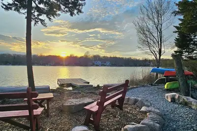 Image de Lakefront - Hot Tub • Kayaks • Fire Pit • Sauna • Jacuzzi • Games • Sleeps 14