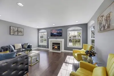 Image de Newly Renovated Townhouse with 3 Pools!