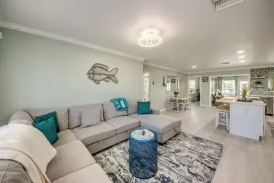 Image de Waterfront Island Paradise-Entire Home on Gulf Access Canal