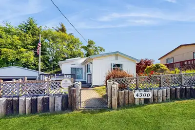 Image de Discover Your Coastal Oasis at Mermaid Crossing, dog friendly