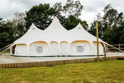 Image de Luxury Glamping Retreat in Battle
