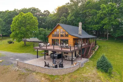 Image de Honeygrove Hideaway. Your next Elite Vacation!