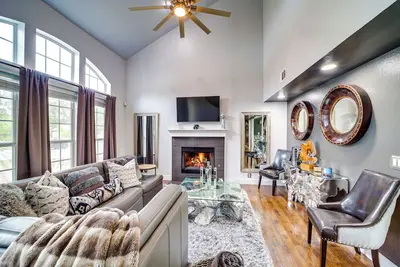 Image de 'Peace & Tranquility': Home 2 Mi to Dtwn Tulsa!