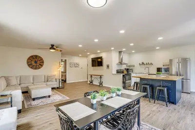 Image de Grill, Boat Slip, & Game Room: Calm Cove Apt!