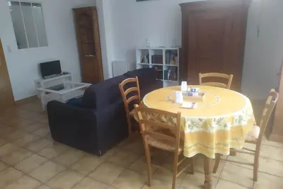 Image de Spacieux F2 Entier, Neuf, Tres Lumineux Et Decore Avec Gout.