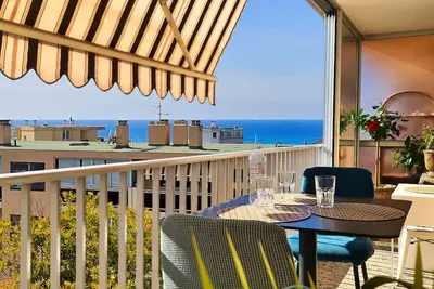 Image de 90 m² idéal pour 2/4 personnes, 150m de la plage, vue mer, Clim, WiFi