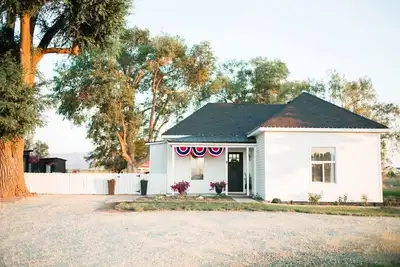 Image de Cozy Country Farmhouse