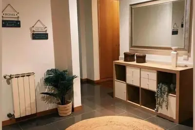 Image de T3 Perfeito Para FamĂlias, com Varanda, Churrasqueira e Fácil Acesso Ă Cidade!